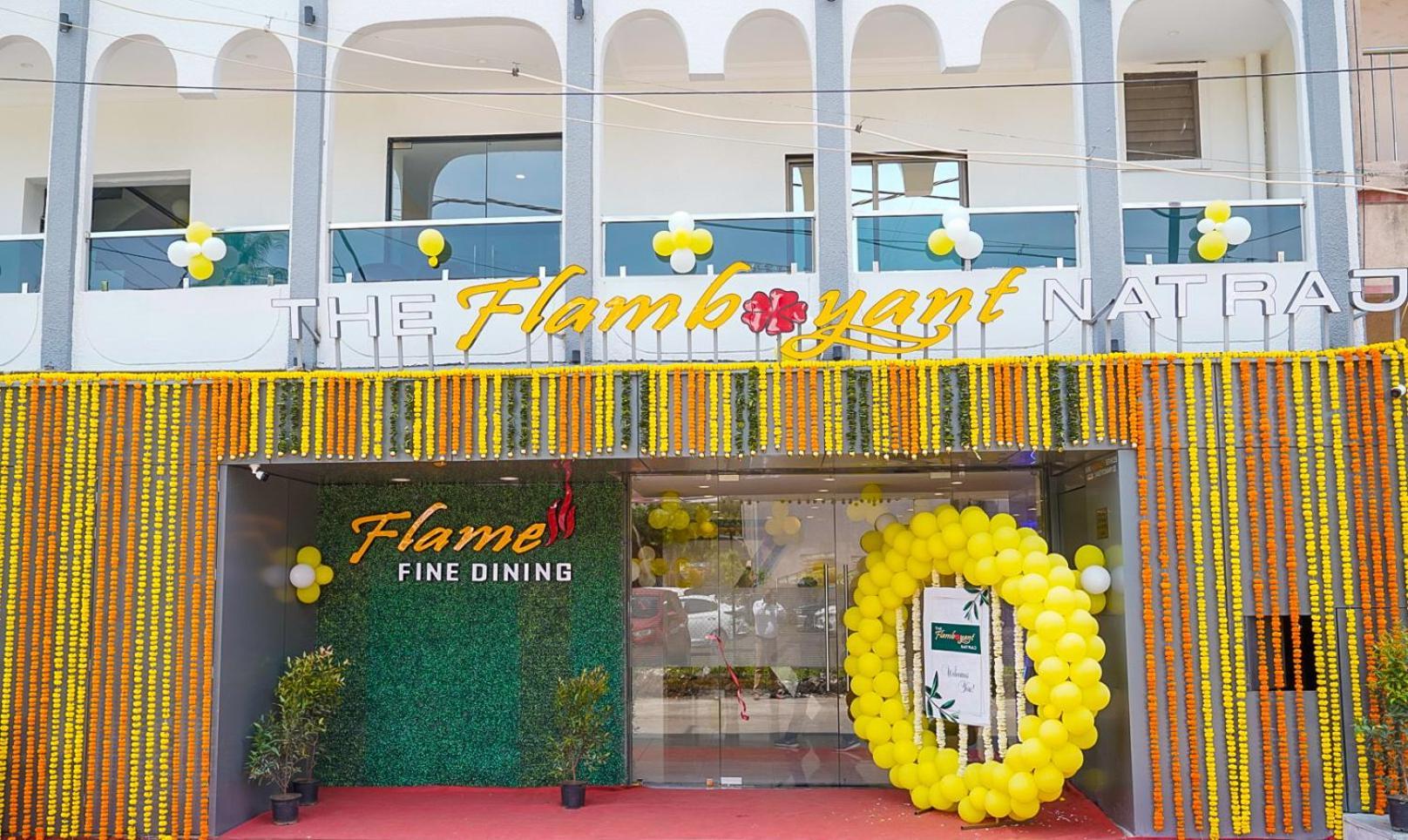 The Flamboyant Natraj Hotel Bharuch Ngoại thất bức ảnh