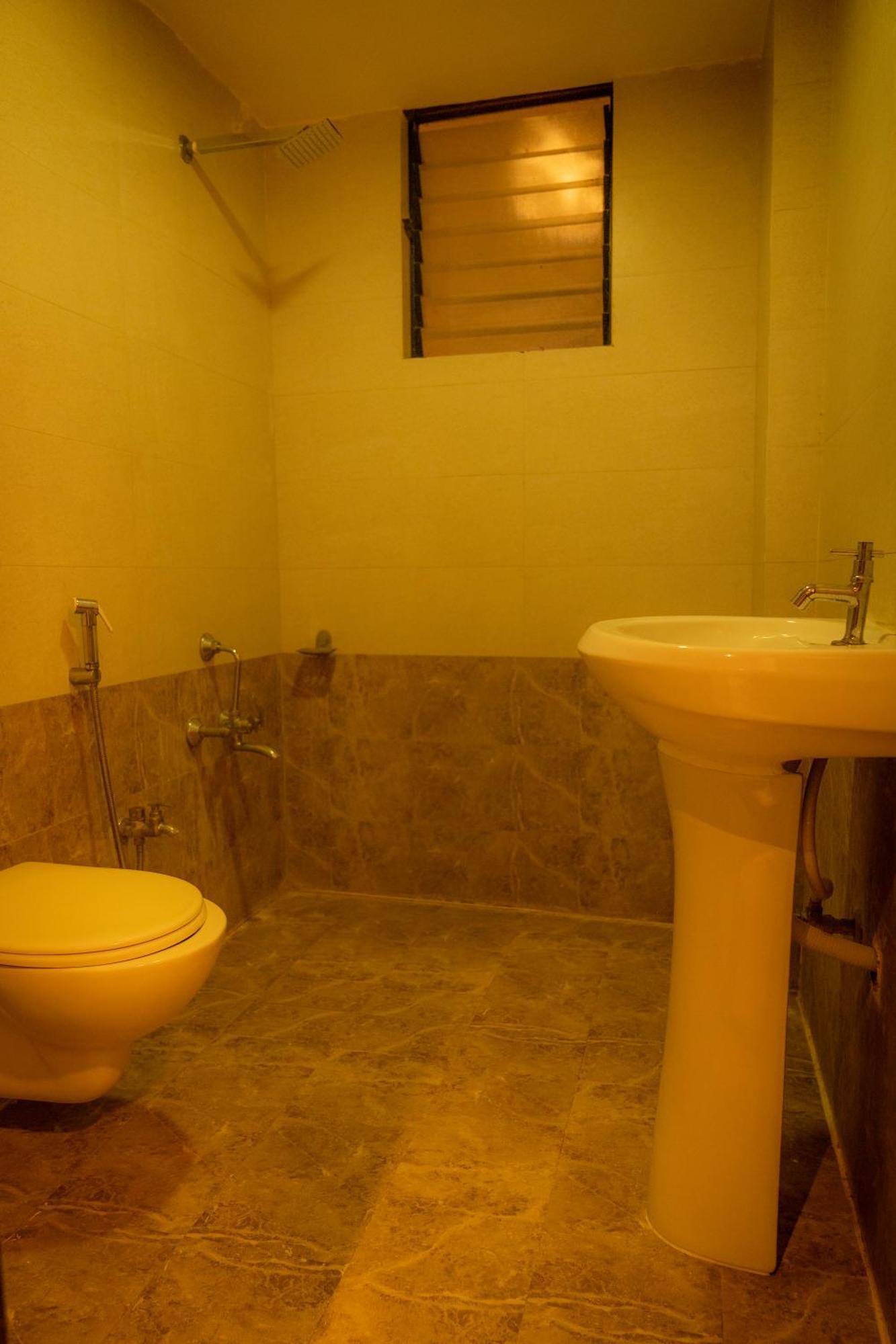 The Flamboyant Natraj Hotel Bharuch Ngoại thất bức ảnh